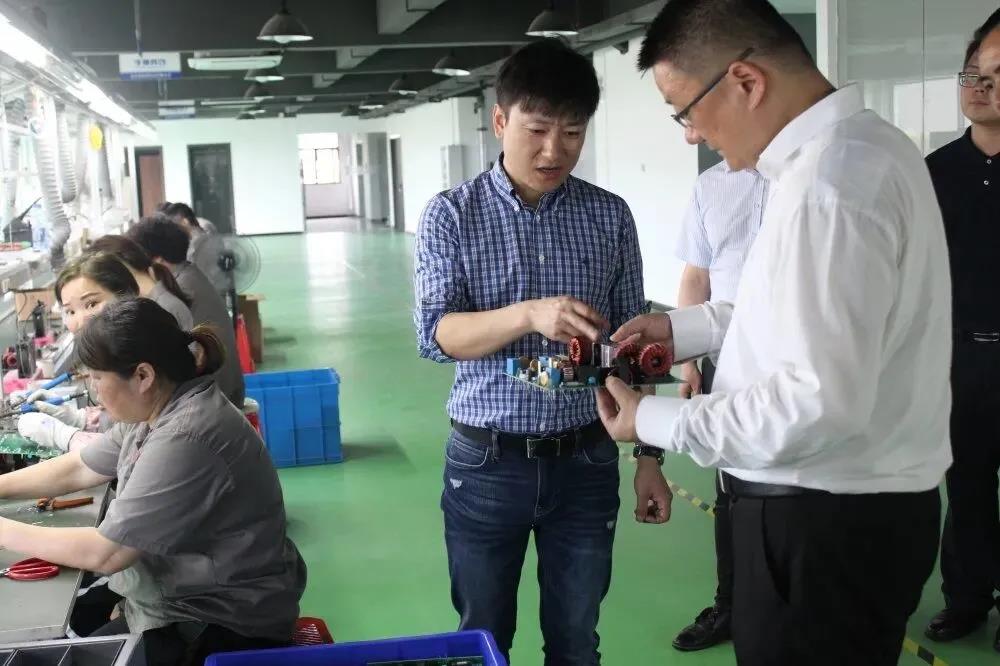 接待开发区向导莅临我司调研