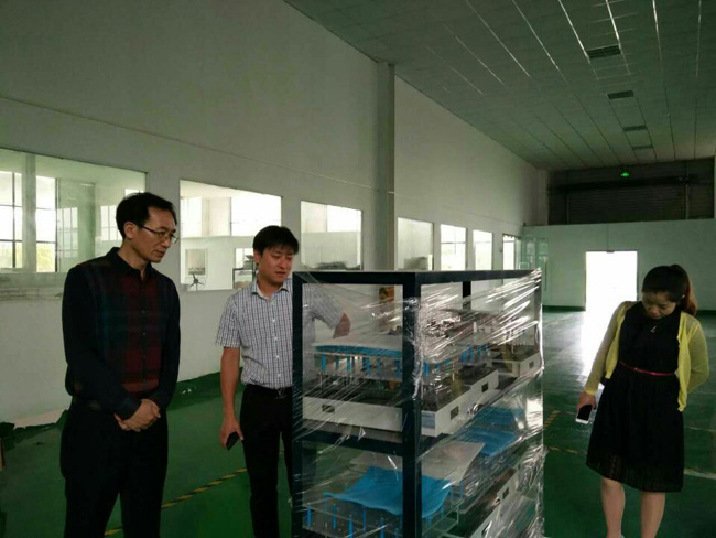 热烈接待黄石市科技局党组书记、局长王见祥到我公司举行视察指导