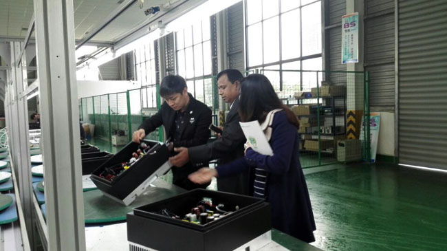 热烈接待孟加拉客户Lutfor Rahman先生来我公司旅行并签署产品区域署理协议书