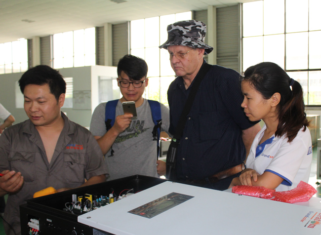 热烈接待南非客户Edward先生来我公司旅行交流