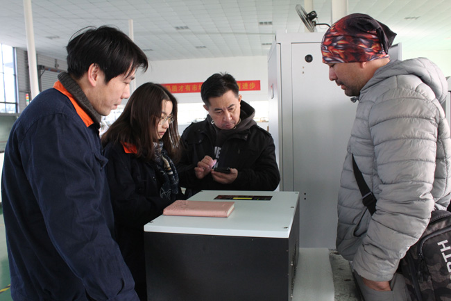 热烈接待菲律来宾户Sean先生来我公司旅行交流