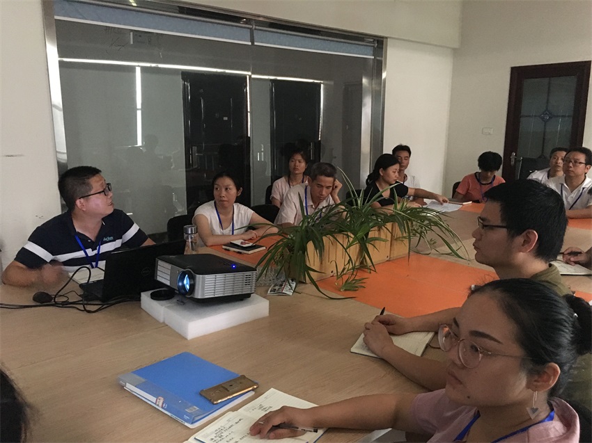 我公司组织召开清静生产培训会