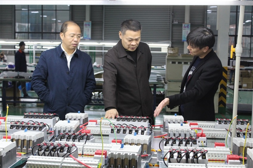 热烈接待市经信委向导莅临我司视察指导事情!