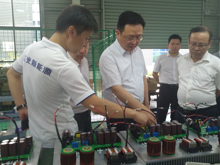 热烈接待市委书记董卫民一行莅临我司视察指导事情！