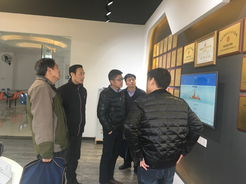 热烈接待市经信委能源科向导莅临我司视察指导事情！